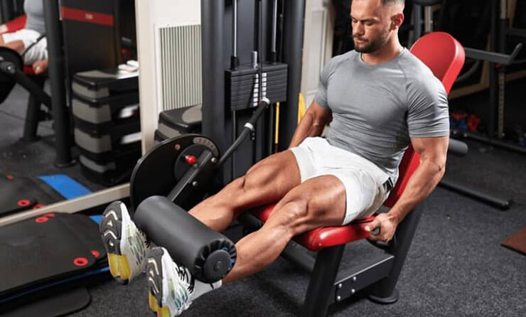 جلو پا با دستگاه و تقویت عضلات چهار سر